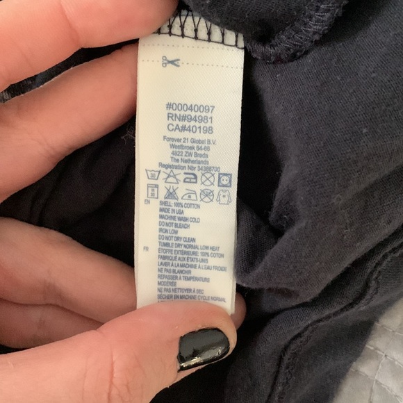 [S]👚NWOT - F21 tee - Picture 5 of 5